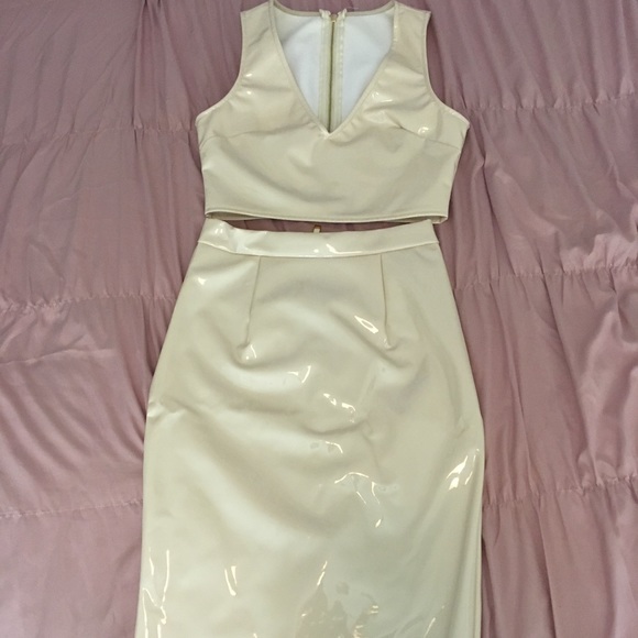 Nude Cream Latex 2 Piece - Picture 2 of 2